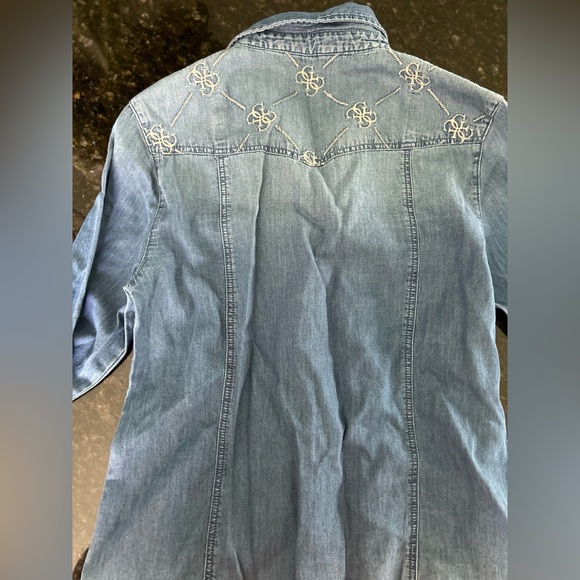 Guess long sleeve denim button up shirt with logo stitch details! - Picture 3 of 4